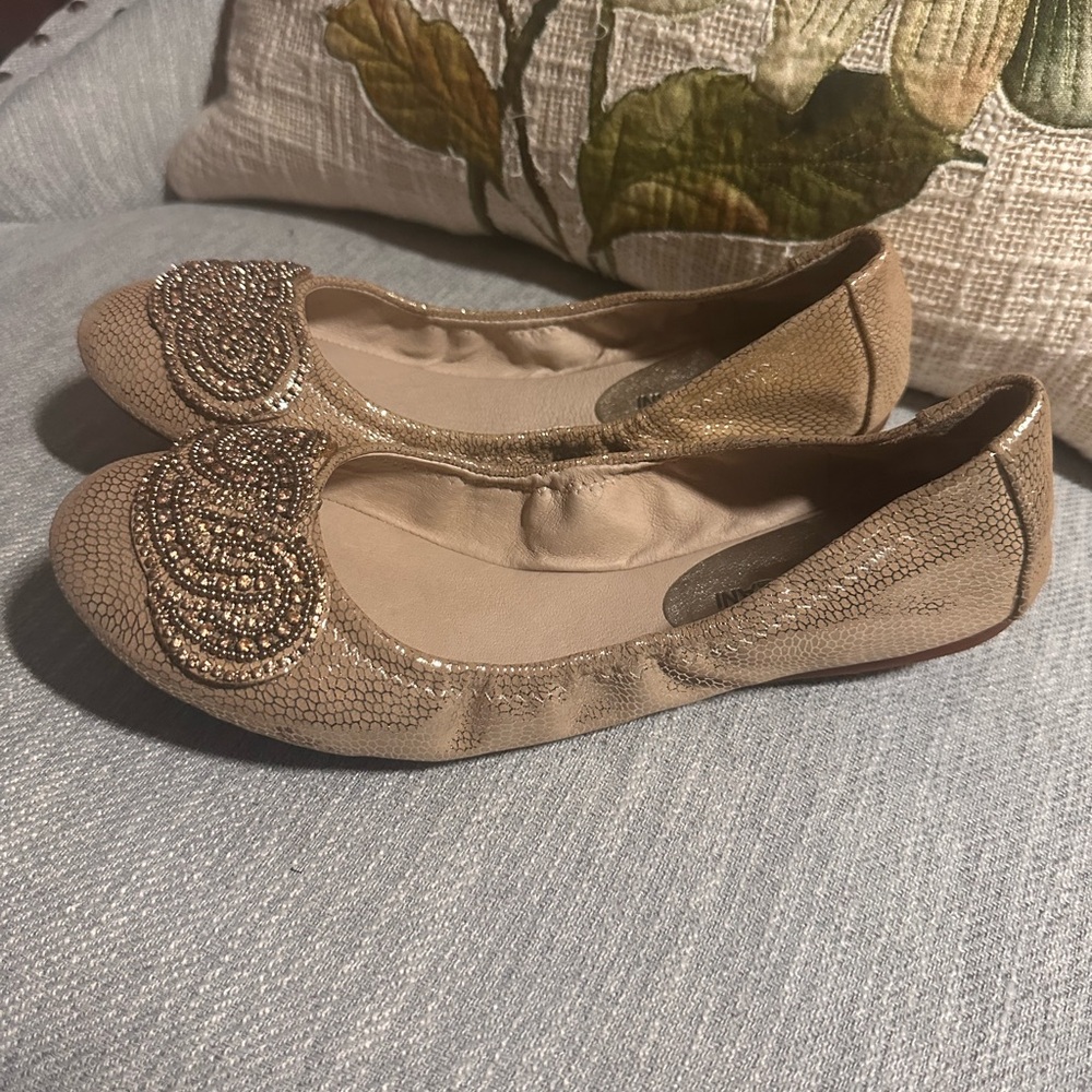 Elegant Beige Embellished Flats
